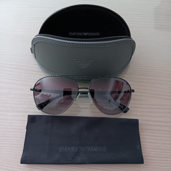 Sunglasses Emporio Armani - Picture 1 of 6